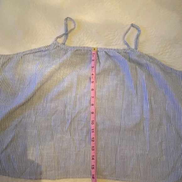 H&M adjustable straps, XXL blue and white striped light weight cropped top - Picture 2 of 3